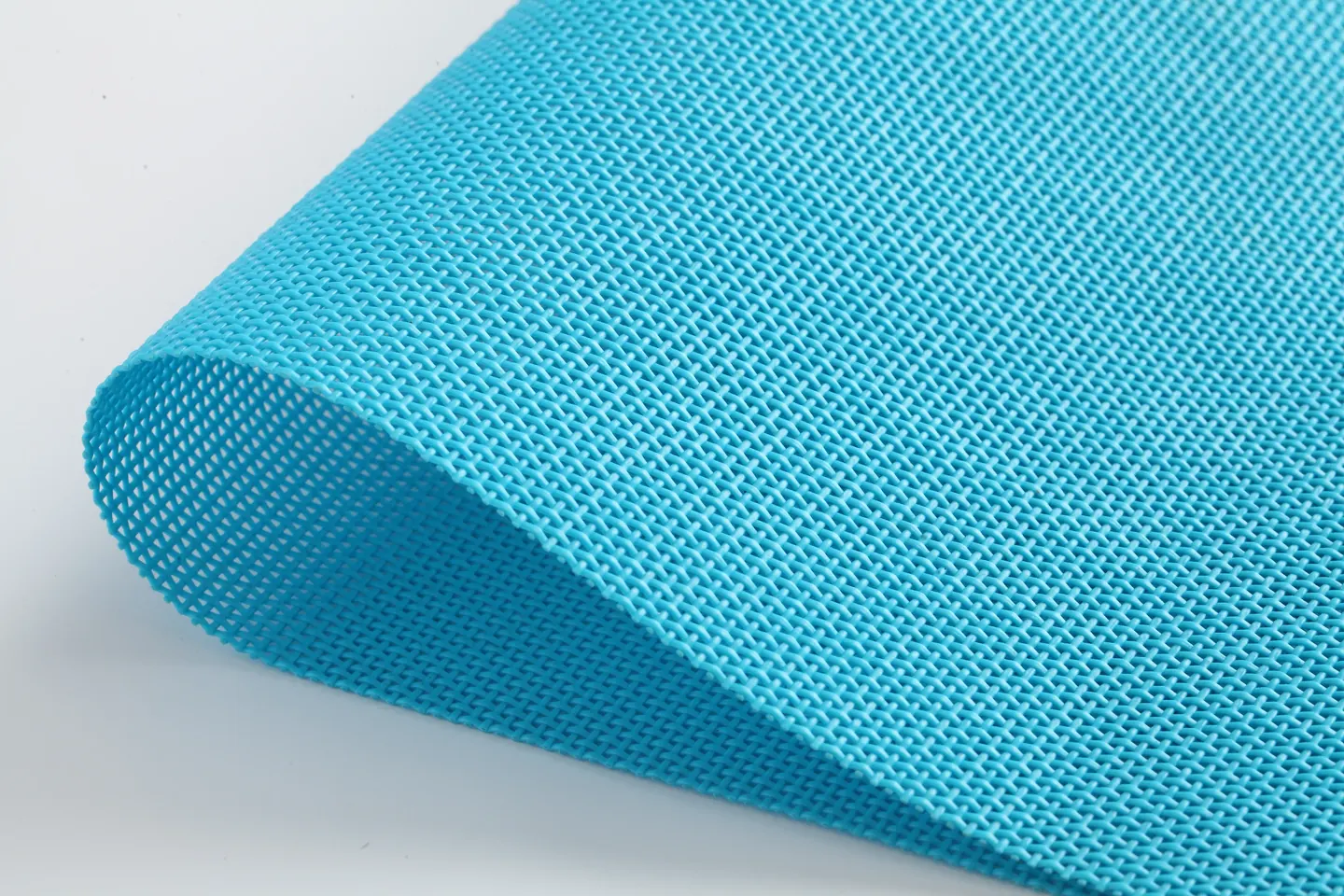 Tessuto sling o rivestimento outdoor: il confronto